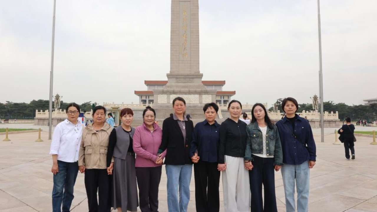 替英雄道一声：母亲节快乐