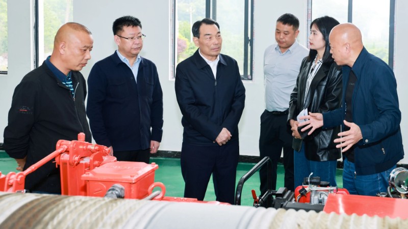 萍乡市市委副书记、市长熊运浪在湘东区督导防汛减灾和安全生产工作时强调：落实落细各项举措，全力筑牢安全屏障
