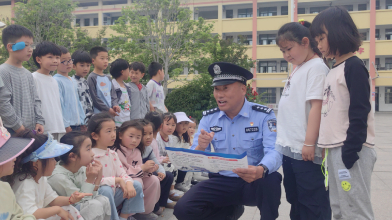 护苗筑防线 平安伴成长——泗县民警走进校园开展“护苗”专项行动