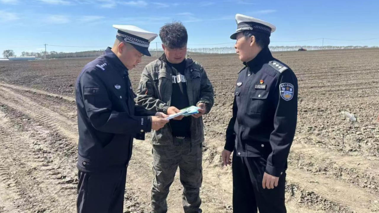 反恐与交巡特警大队：聚焦田间地头 开展护耕护农安全宣教活动