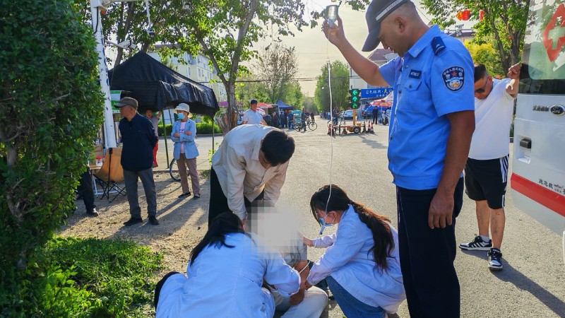 新疆生产建设兵团第六师奇台垦区公安局红旗派出所：危急时刻藏蓝挺身而出