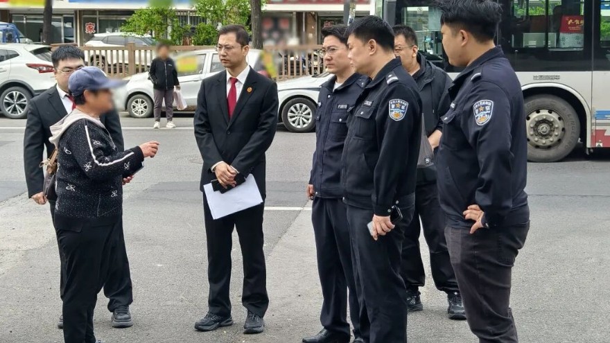 雷霆之势破藩篱 司法为民践初心