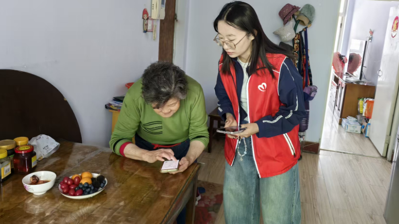 银川市兴庆区山河湾社区：助老跨越数字鸿沟 依法筑牢反诈防线