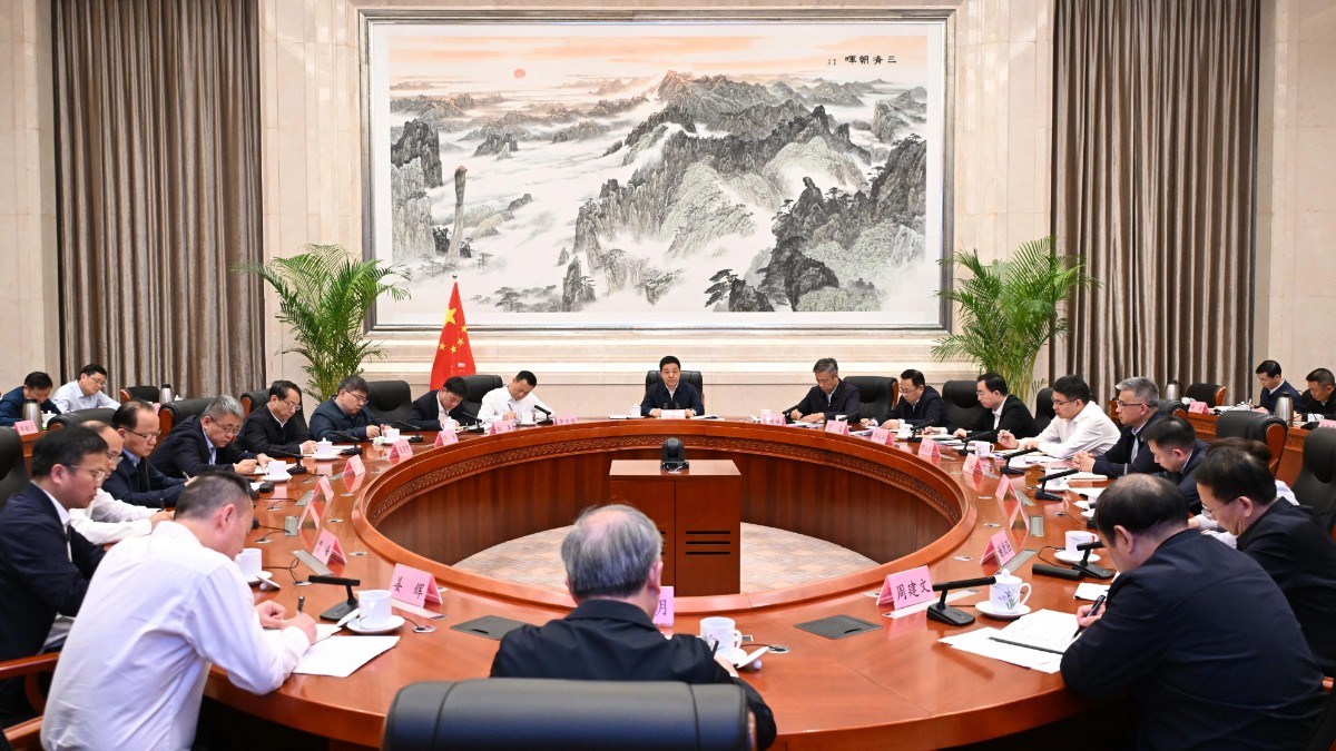 省长叶建春出席全省烟花爆竹全链条安全集中整治部署会