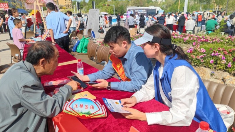 新疆阿勒泰地区：深耕普法“绘”民路 法治暖风“润”民生