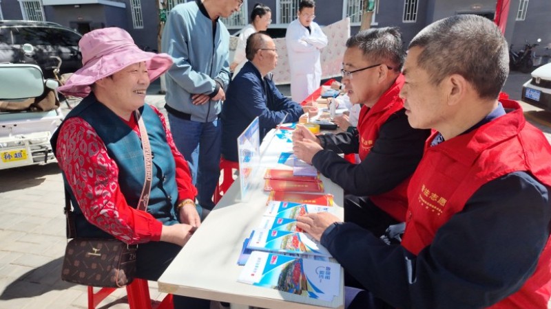 新疆裕民县司法局：普法进集市 法治入民心