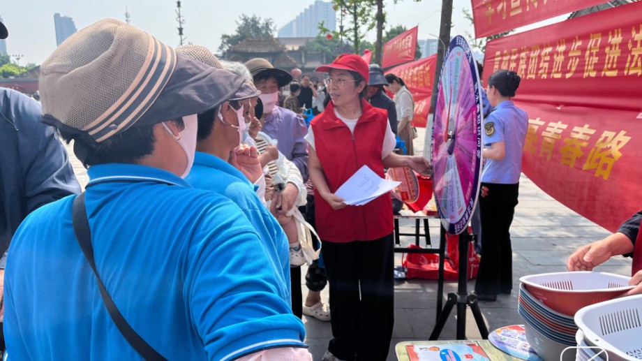 保定安国：民法典宣传进广场 法治服务暖民心