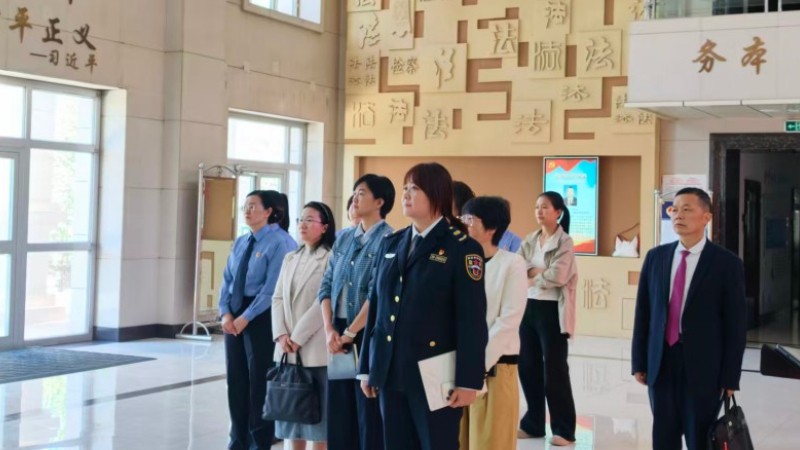 新疆伊宁市人民检察院开放日：聚合力做好“支持起诉”大文章