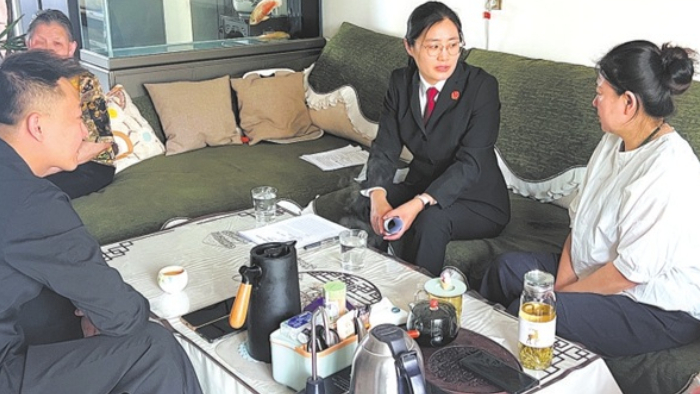 为失去母亲的10岁孩子找到“最优解”