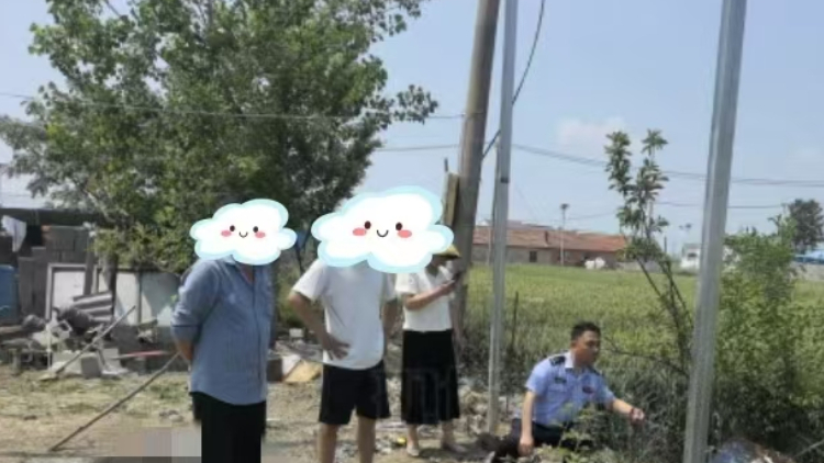 深入田间地头调解土地纠纷