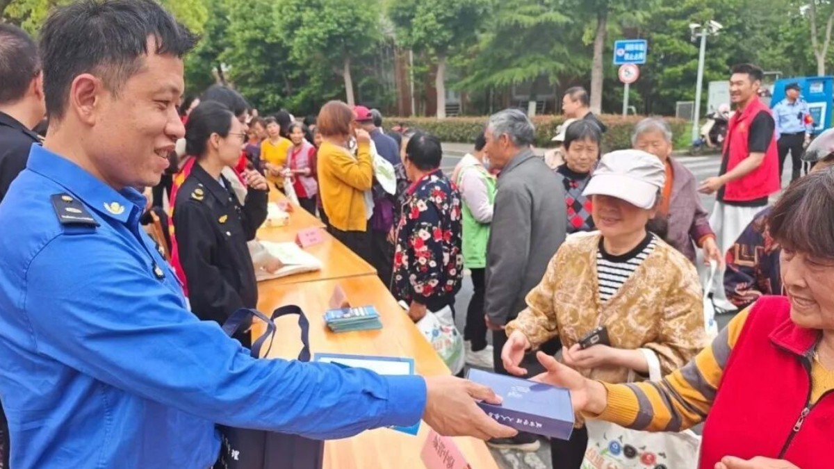 普法宣传“零距离”   融网服务“暖民心”