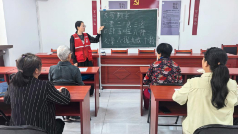 银川市兴庆区景城社区：识字明理破鸿沟 助老护权乐晚年
