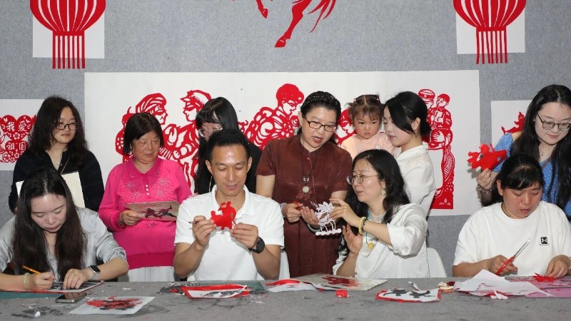 南充高坪：巧手传廉意 剪纸扬清风