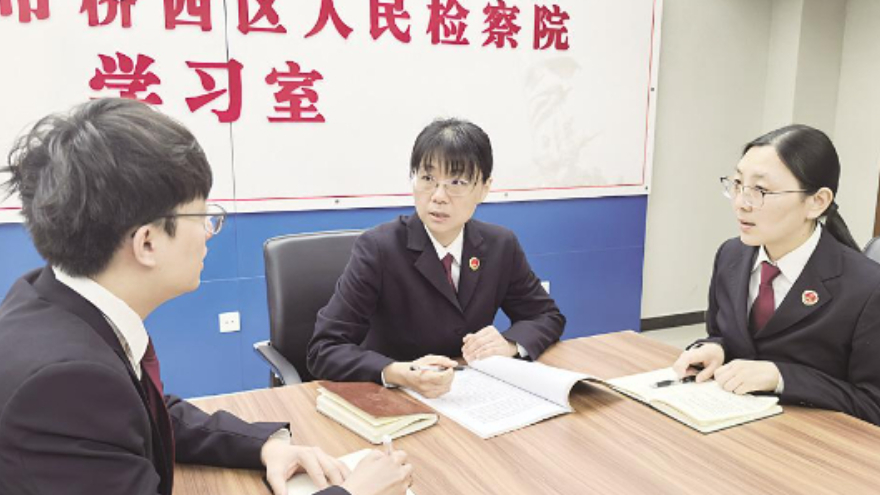 心系百姓事　情暖千万家