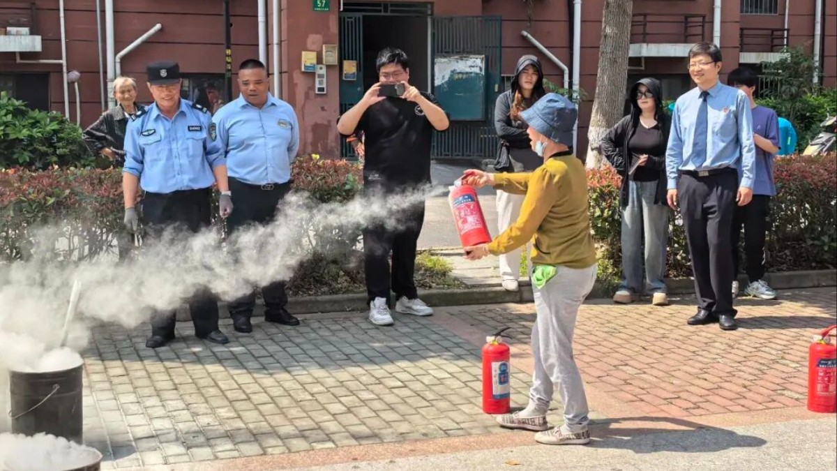 检镇联动筑防线 防灾普法护平安