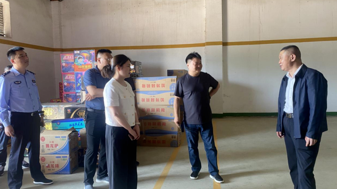 高安市开展烟花爆竹全链条安全集中整治暗访检查