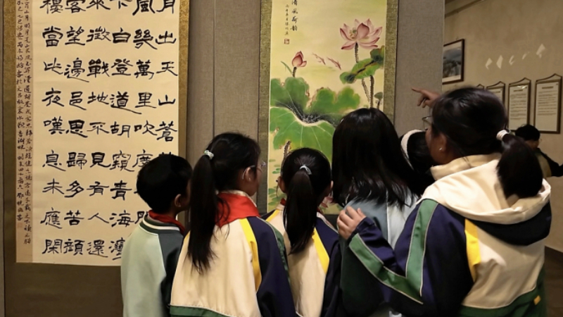 凉山州越西县：展陈优秀廉洁作品传清风