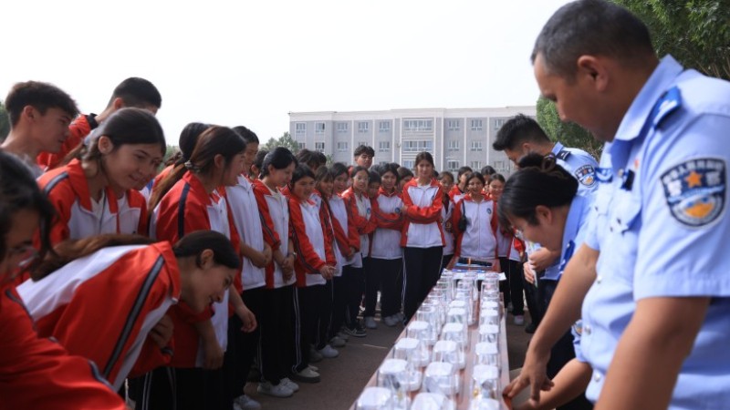 新疆麦盖提县禁毒办：多方联动筑牢禁毒防线 护航青少年健康成长