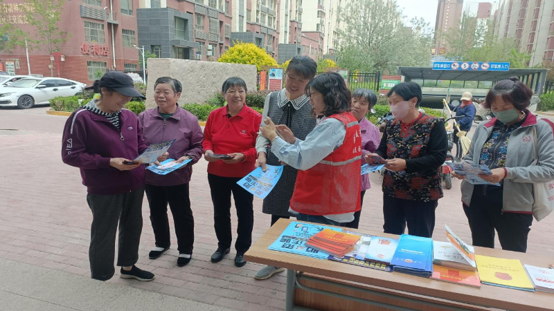银川市西夏区兴洲苑社区：学条例畅通信访渠道 强法治引导理性诉求