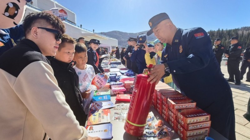 新疆阿勒泰地区景区普法获游客纷纷点赞