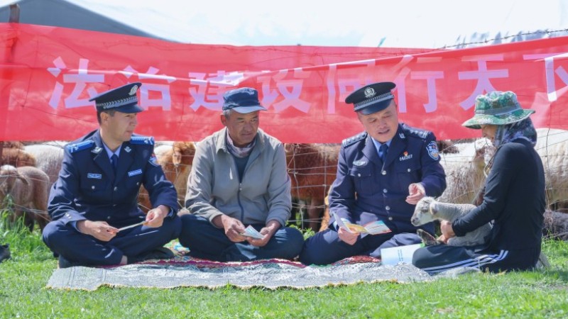 新疆生产建设兵团昭苏垦区公安局这场牧区普法既有力度更有温度
