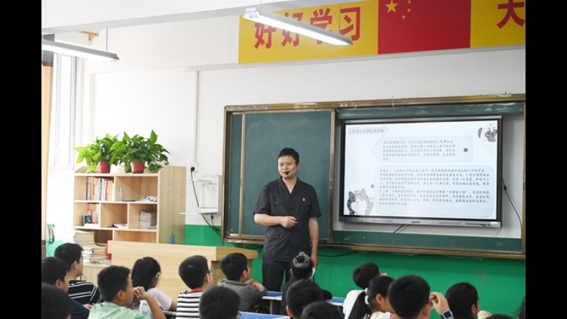 河南省南阳市社旗县法院“送法进校园”活动走进县第一小学