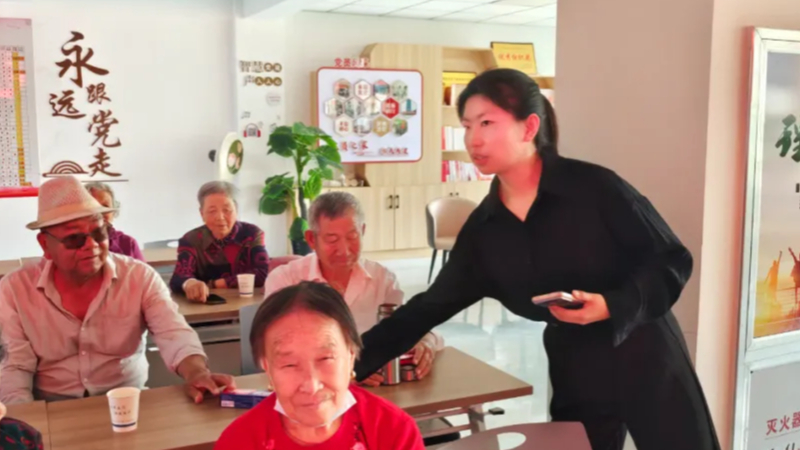 中卫市沙坡头区文苑社区：律师讲典明法理 互动答疑解民忧