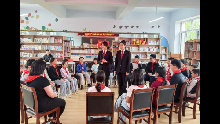 吉林省珲春市法院：“典”亮乡村校园 “槌”筑法治童心