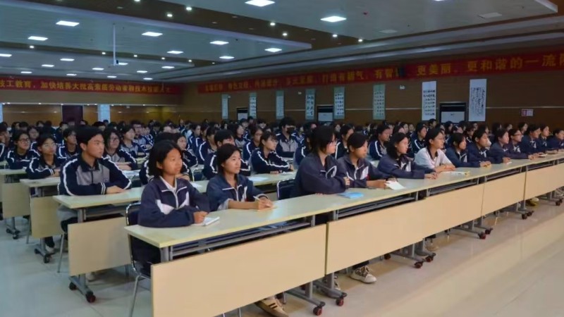 潍坊市昌乐县多部门联动开展校园普法活动