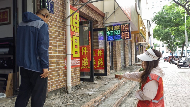 银川市兴庆区信义社区：巷道改造除隐患，网格普法护出行