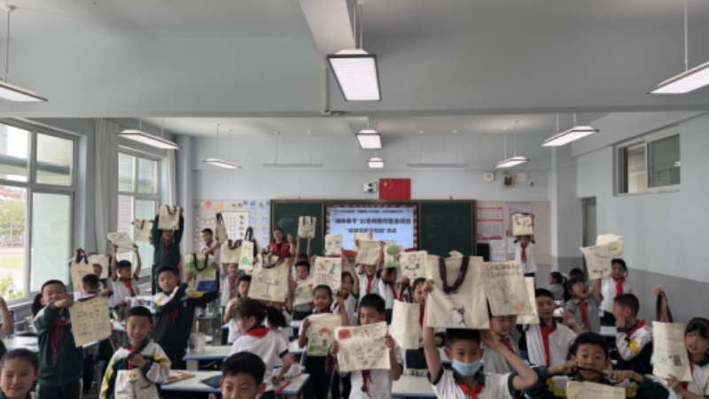 银川市兴庆区观湖社区：手绘布袋扬法治，童心妙笔守诚信