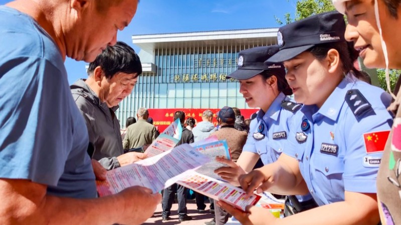 新疆塔城边境管理支队喀拉哈巴克边境派出所：西迁节里护平安 警民同心谱新篇