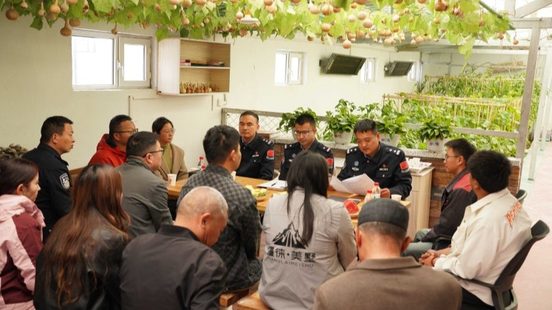 新疆喀什：警企座谈会凝聚边关共治合力