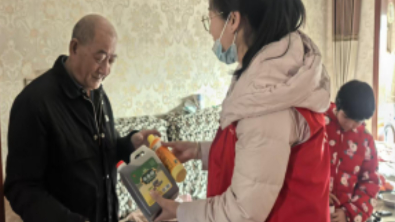 银川市兴庆区东城人家社区：锦旗映照为民心，网格兜底解民忧