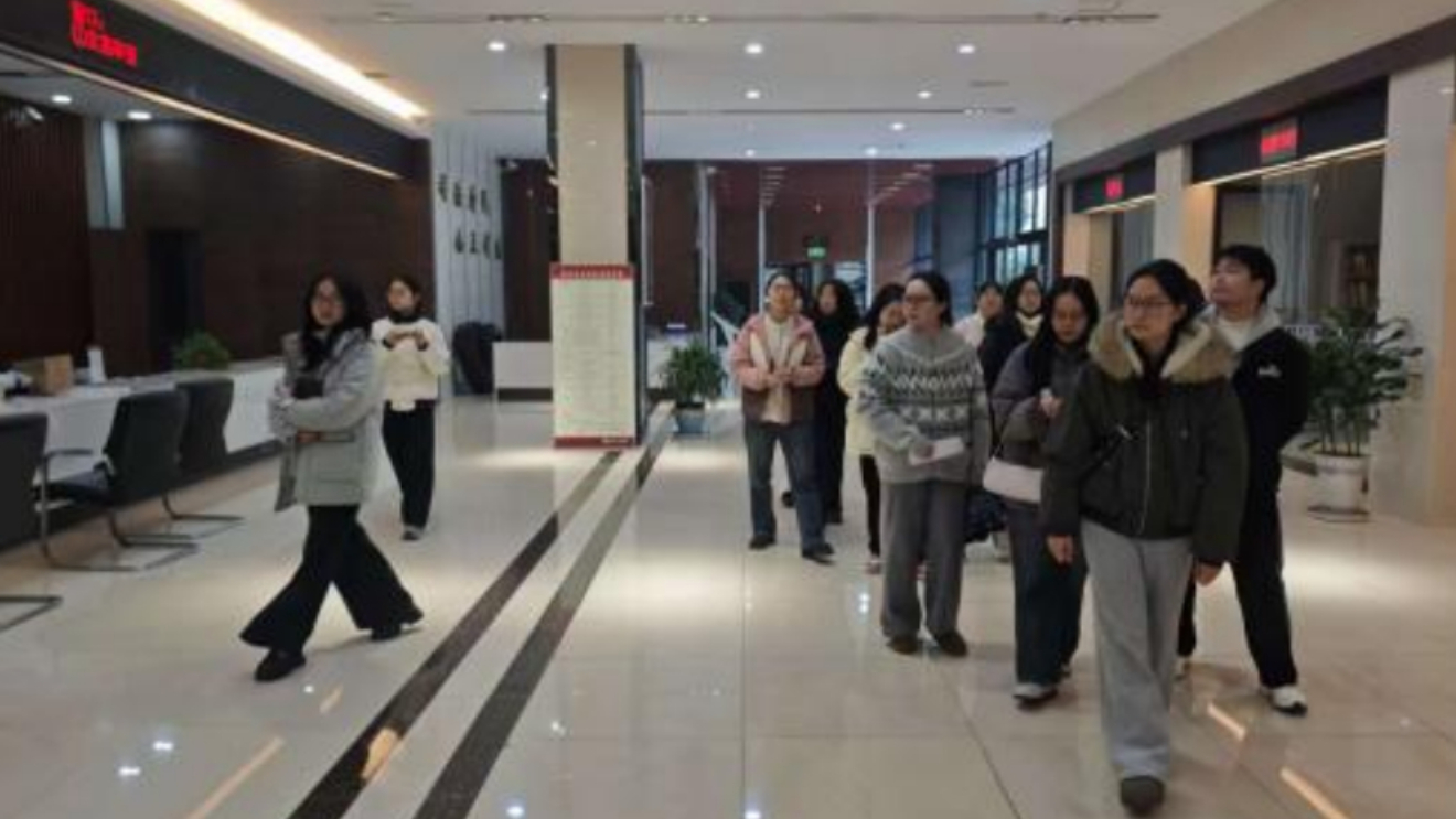 青春志愿·与法同行：返家乡大学生相约“模拟法庭”，沉浸式体验司法实践
