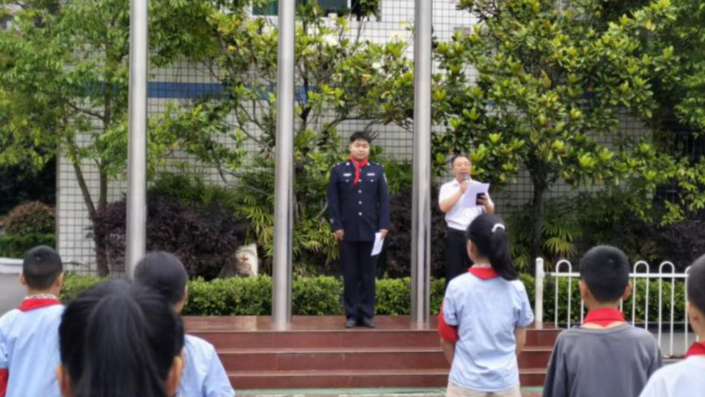 法治护航成长 平安浸润校园——胡家镇小学邀请法治副校长开展法治宣传教育活动