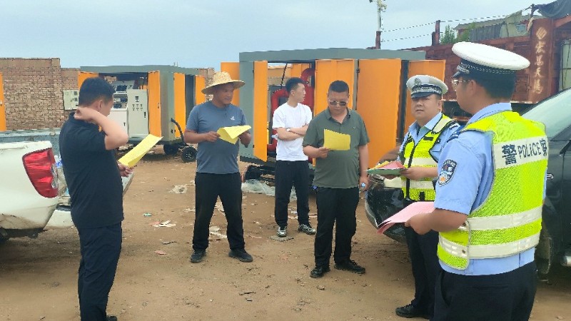 大同交管八大队走进昕源建设公司，为务工务农人员筑牢交通安全防线