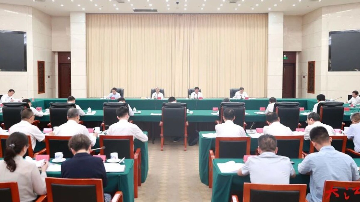 设区市市委书记座谈会召开 尹弘徐令义讲话