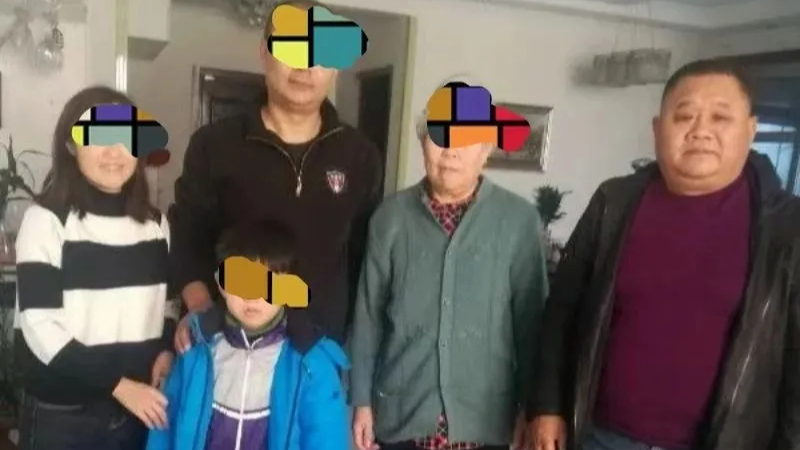 那个被写错名字的英雄，在水下的黑暗里，他的心是亮的