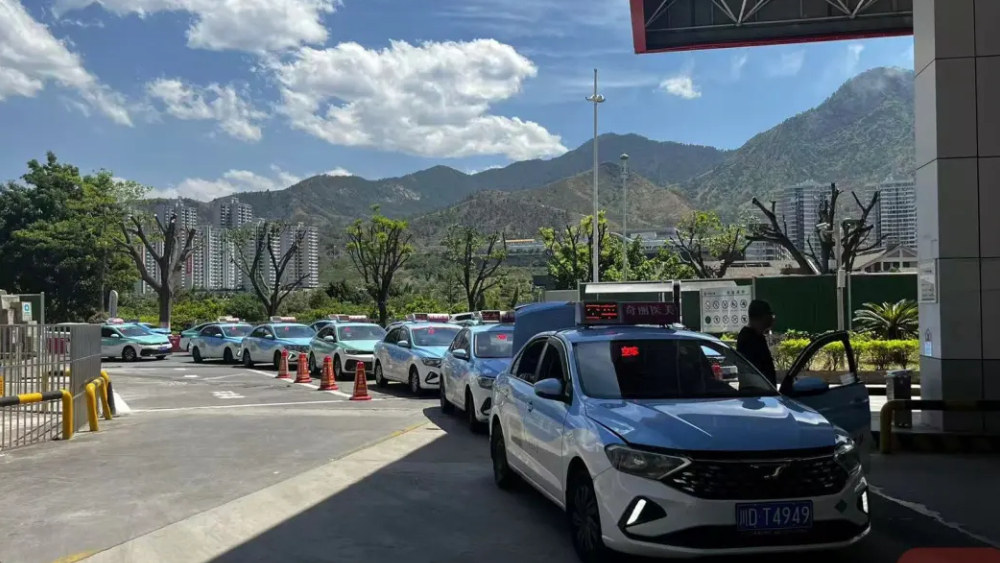 高峰排队40分钟，攀枝花出租车加气焦虑如何解？记者调查