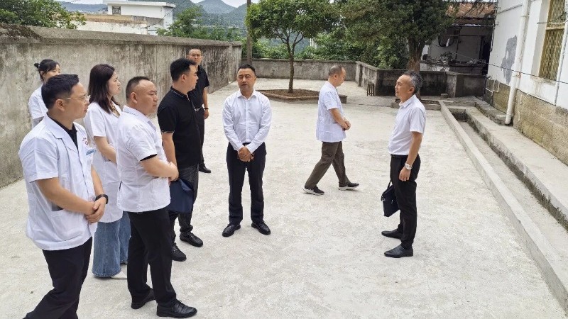 杨立彬调研基层卫生健康工作
