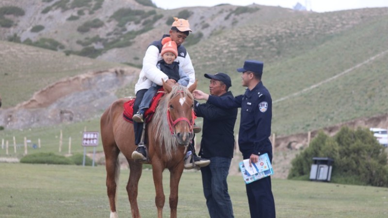 新疆乌恰县公安局波斯坦铁列克乡派出所：毡房警务驻草原 暖心守护帕米尔
