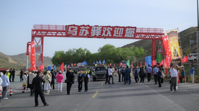 千万级流量破圈！新疆乌苏市委政法委全方位护航独库公路通车