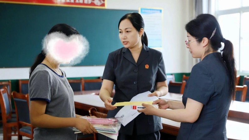情暖六一 关爱成长——河南省南阳市卧龙区法院开展“六一”走访慰问活动