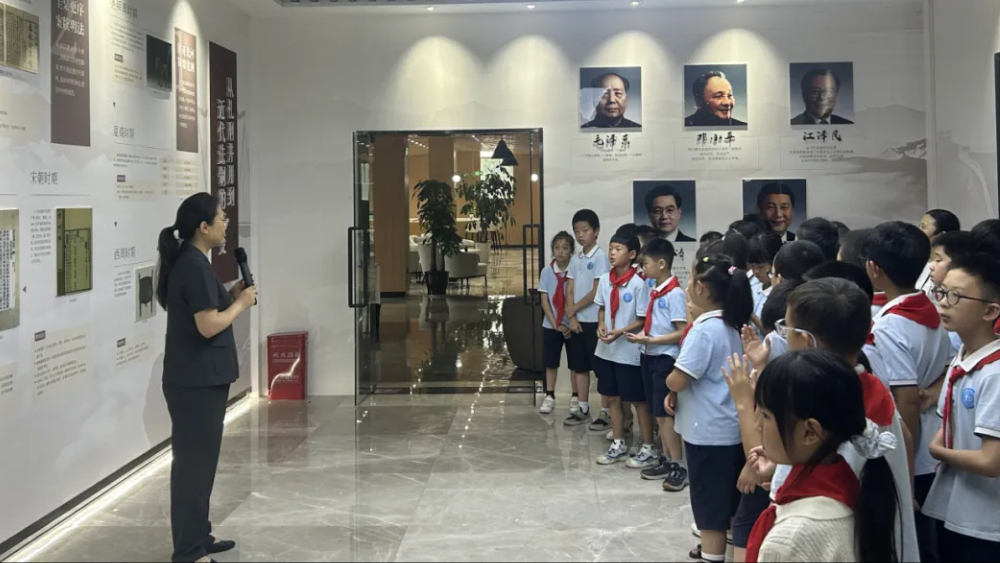资法·青柠丨沉浸参观零距离 法治阳光照童心