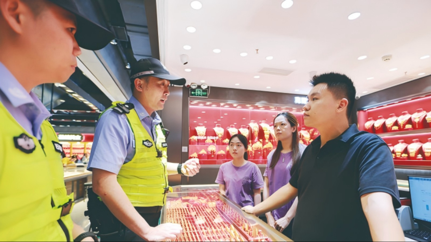 温情服务守初心 精耕善治绘新卷
