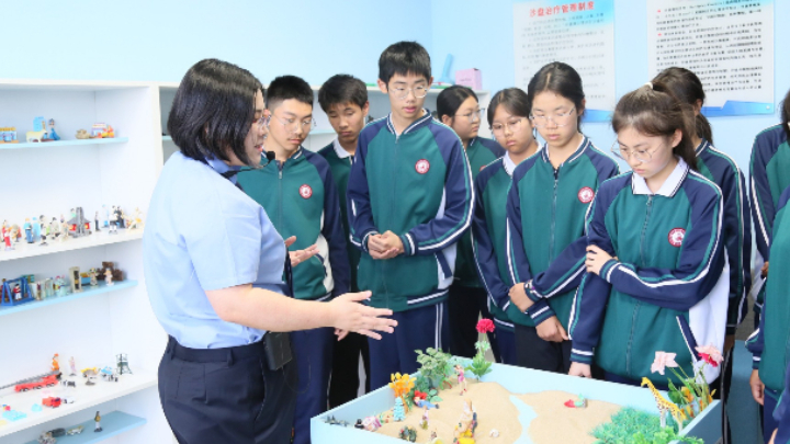 “党建红”引领“法治蓝” 守护青春向阳行——吉林省梅河口市人民检察院开展“检爱同行 向阳生长”系列活动