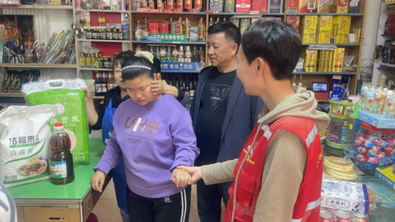 银川市兴庆区玺悦社区：走访送暖惠民生 网格护安促和谐