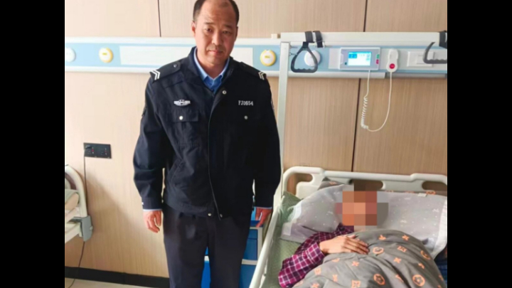吉林扶余公安：暖心服务零距离 民警上门为患病老人办理身份证