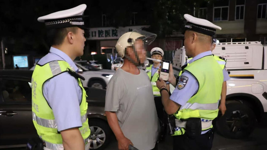 紧盯夏夜出行隐患 淄博博山交警两日查获23名酒醉驾司机